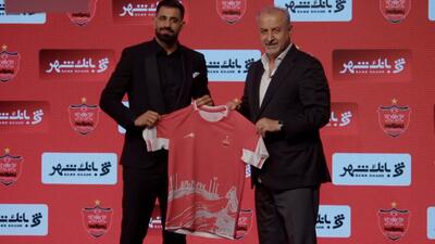 لحظه تمدید قرارداد کنعانی زادگان با پرسپولیس - پارس فوتبال
