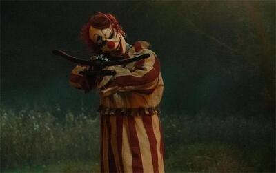 مروری بر داستان فیلم ترسناک clown in a cornfield