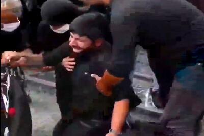 آواز جگرسوز؛ پسره داداشش فوت کرده تو ختمش با کت شلوار دامادی جای عروسیش رقصید دق میده