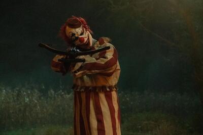 نقدی بر فیلم clown in a cornfield + داستان