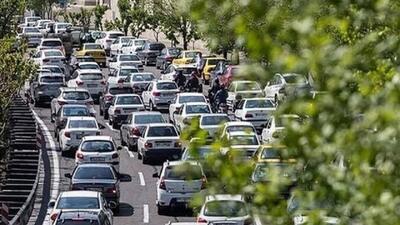 ترافیک در اکثر معابر و بزرگراه‌های پایتخت پرحجم است
