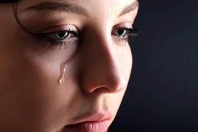 چرا گاهی بدون دلیل گریه می‌کنیم؟