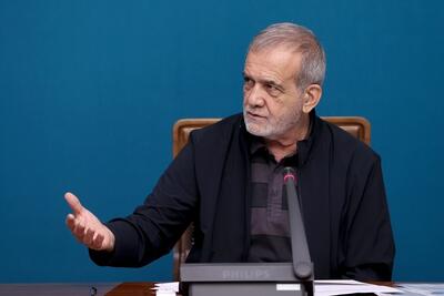 بغض پزشکیان هنگام سخنرانی در ایلام/ نمیدونم چرا اینجوری شدم + فیلم