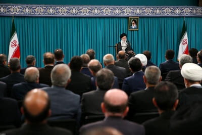 یادداشتی از علی مهدیان درباره دیدار رهبری با نمایندگان مجلس دوازدهم؛ قهرمان هایتان تذکر گرفتند