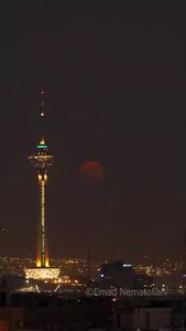 ۱۶۳۰ فریم عکس پیاپی از ماه کامل دیشب تهران