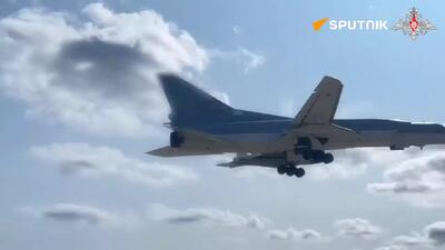 پرواز بمب‌افکن‌های دوربرد Tu-22M3 بر فراز آب‌های بی‌طرف دریای بالتیک