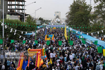 مهمونی غدیر، در ادامه اجتماع روز غدیر است؛ دستبوس غدیری‌ها هستم