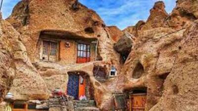 افتتاح نمایشگاه دائمی صنایع دستی چوبی در حمام صخره‌ای کندوان