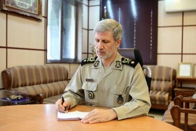 سرلشکر امیر حاتمی با حکم رهبر انقلاب بر ارتش فرماندهی می‌کند