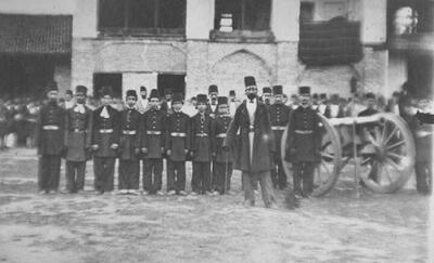 بست‌نشینی قزاق‌ها در اصطبل‌خانه سلطنتی