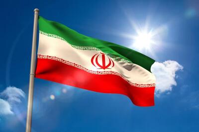 تصویر اقتدار ایران همراه با پرچم با کیفیت بالا