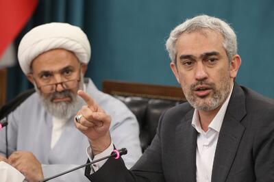 پیامک‌های مفت و بی‌ارزش تندروها علیه مدنی زاده همچنان ادامه دارد/ وزیر پیشنهادی، اقتصاد را خوب می‌فهمد | اقتصاد24
