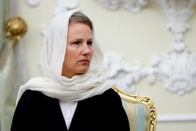احضار حافظ منافع آمریکا به وزارت خارجه در پی حمله اسرائیل / مدیرکل آمریکای وزارت خارجه: نمی‌توان تصور کرد اقدامات رژیم صهیونیستی بدون همکاری و هماهنگی و حداقل چراغ سبز آمریکا صورت گرفته باشد / نسبت به هرگونه حمایت نظامی آمریکا از رژیم صهیونیستی، از جمله از طریق ممانعت از اعمال حق دفاع مشروع ایران هشدار می‌دهیم / سفیر سوئیس: مراتب را بلافاصله به دولت آمریکا منعکس می‌کنم