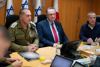 اتاق جنگ اسرائیل لحظاتی قبل از حمله به ایران +تصاویر