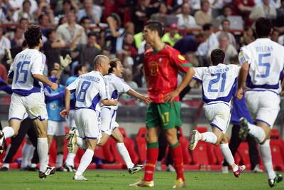 افتتاحیه تلخ برای میزبان؛ شکست 2-1 پرتغال مقابل یونان در یورو 2004 - پارس فوتبال