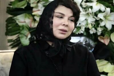 آواز جگرسوز؛ اشک و بی قراری شهره سلطانی در آغوش همسرش برای فوت مادرش دل سنگم آب میکنه