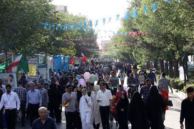 حضور پرشور مردم کرمان در جشن غدیر را ببینید