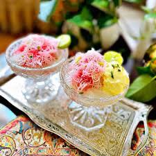 دسر فالوده با مواد اولیه‌ی ساده و در دسترس