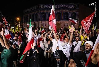 عکس/  شادی مردم تهران پس از عملیات وعده صادق ۳