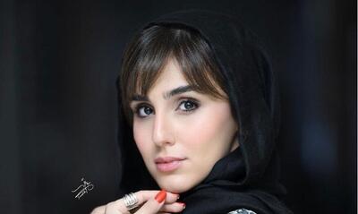 ژست های خاص نگار نیکدل در یک خانه ی متروکه و قدیمی