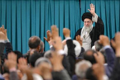 اینفوگرافی| توصیه حضرت آیت‌الله خامنه‌ای به قرائت قرآن و دعا برای پیروزی جبهه مقاومت