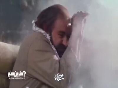 سکانسی از فیلم «لیلی با من است»، با بازی پرویز پرستویی