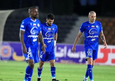 با خرید جدید، ستاره استقلال مقابل درب خروج قرار گرفت