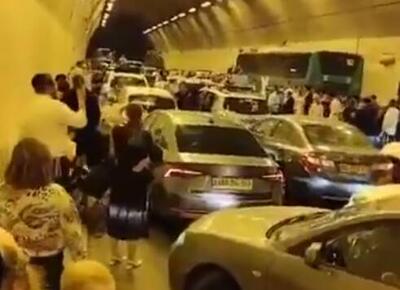 فیلم/ شهرک نشینان از ترس موشک به تونل پناهنده شدند
