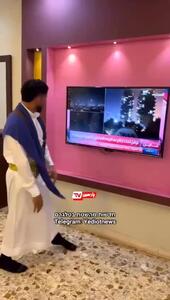 خوشحالی خاص یک یمنی از برخورد موشک‌های ایران به تل‌آویو