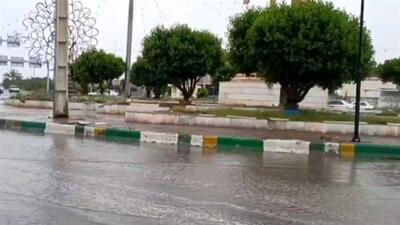 شکستگی خط لوله آب در میدان قدس تهران