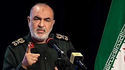 اولین عکس از پیکر شهید سردار سلامی / گریه های خانواده اش با دیدن چهره سردار