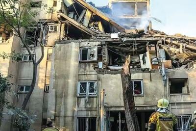 هنرمندان، سربازان خط مقدم در جنگ روانی دشمن