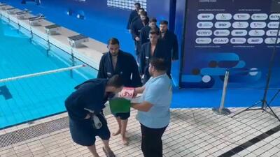 آغاز غرور‌آفرین تیم ملی واترپلو جوانان در مسابقات جهانی با بوسه بر پرچم ایران+ فیلم