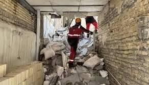 نجات 6 کارگر از زیر آوار با تلاش 25 آتش‌نشان