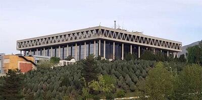 چند بمب به ساختمان صدا و سیما اصابت کرد؟/ کارکنان رسانه ملی مجروح شدند/ واکنش مجریان چه بود؟