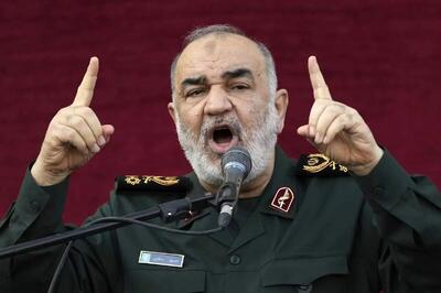 اولین تصویر از پیکر سردار شهید سلامی فرمانده کل سپاه در معراج شهدا