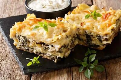 طرز تهیه لازانیای مرغ و ریحان با قارچ و سس بشامل بسیار لذیذ