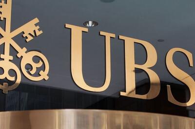 پیش‌بینی صعودی UBS برای طلا؛ خوش‌بینی به سهام دفاعی و تکنولوژی در کنار تعدیل نگرانی‌های نفتی