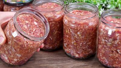 طرز تهیه سوسیس گوشت قرمز در شیشه و بدون نیاز به بسته بندی