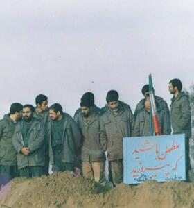عکس/ تصویری از حاج قاسم سلیمانی و محمد حسین باقری در روزهای دفاع مقدس | اقتصاد24