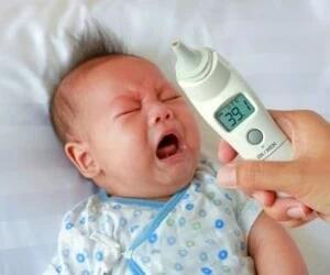 کاهش تب کودک و نوزاد بدون دارو در خانه