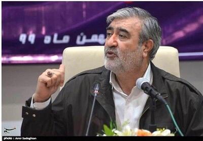 عزیزی: ارسال فیلم و تصویر به شبکه‌های معاند اقدام علیه امنیت ملی است