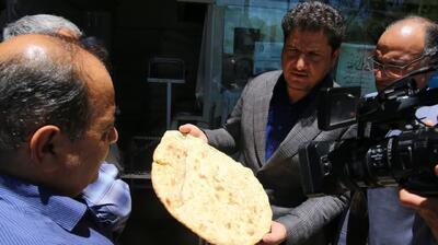 بازدید میدانی از بازار آرد و نان در کرمان/ معاون استاندار: کمبودی نداریم