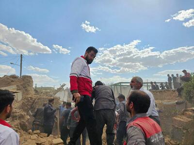 امدادرسانی و آواربرداری توسط جمعیت هلال احمر ادامه دارد