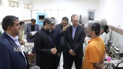 رئیس کل دادگستری آذربایجان غربی از زندان ارومیه بازدید کرد/ آزادی ۲۵۰ زندانی استان در دهه امامت و ولایت