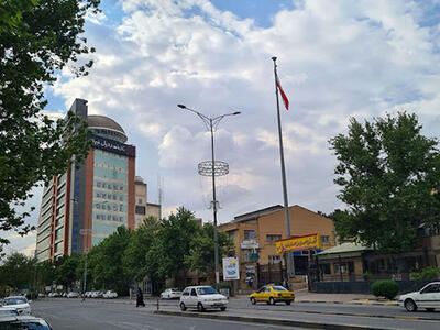 خلوتی خیابان طالقانی تهران سوژه شد / عکس