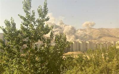 صدای انفجار از چیتگر و حوالی ایران مال در تهران/ فارس: اسرائیل یک پادگان نظامی در غرب تهران را هدف قرار داد، پدافند هوایی نیز فعال شده است
