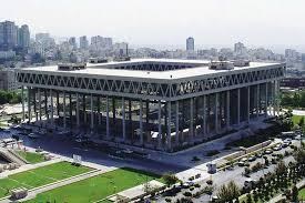 ویدئویی از لحظه ورود امدادگران  به ساختمان صدا و سیما پس از حمله رژیم صهیونیستى