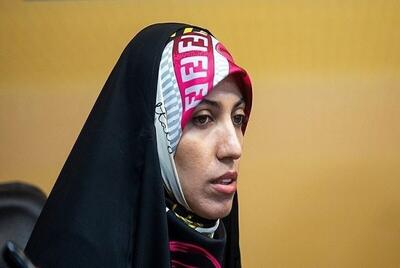 عکسی از آمنه سادات ذبیح‌پور قبل از حمله اسرائیل به صداوسیما