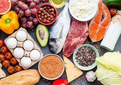 کالاهای اساسی به میزان کافی در فروشگاه‌های کشور موجود است